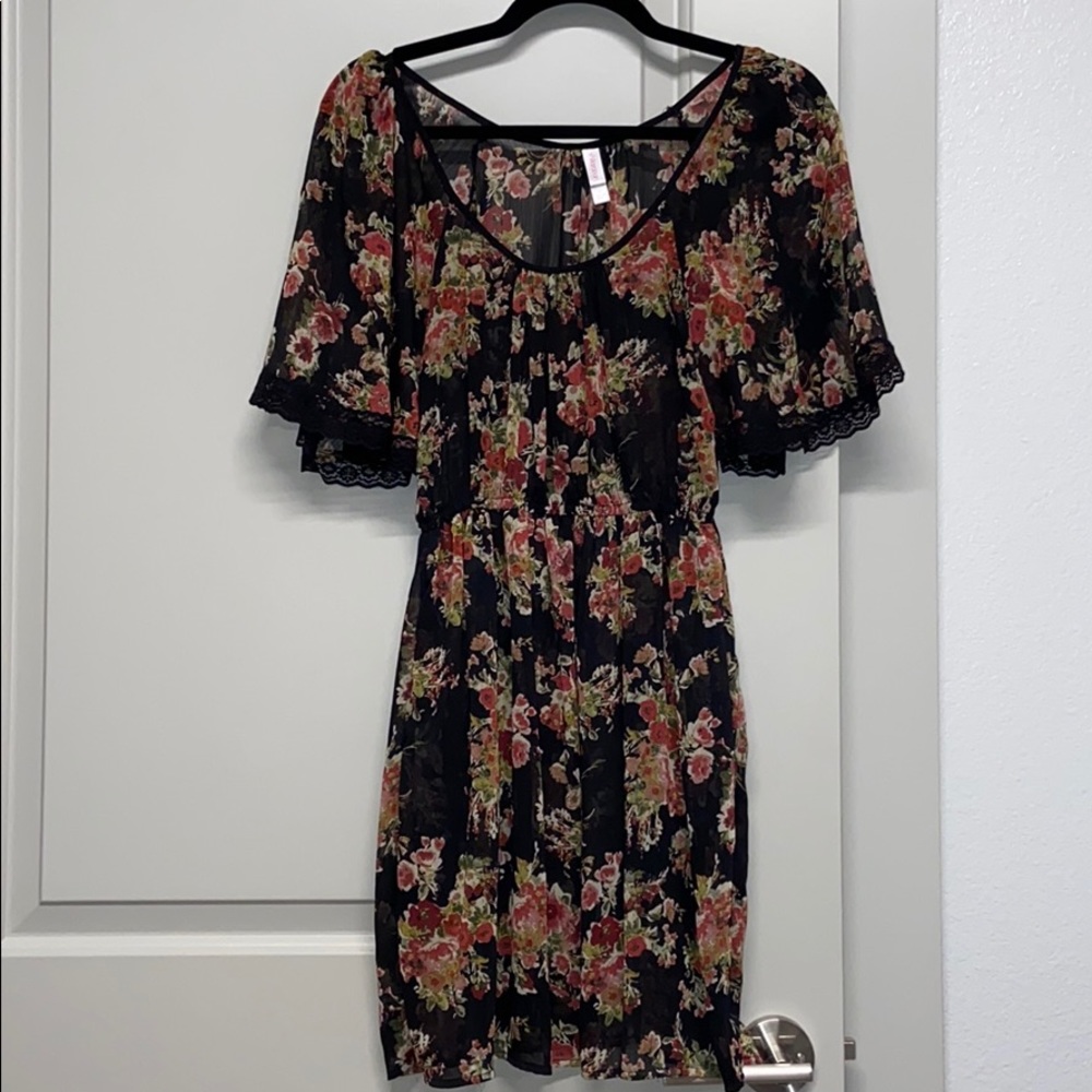 Floral Knee-Length Dress with Pockets, Lace